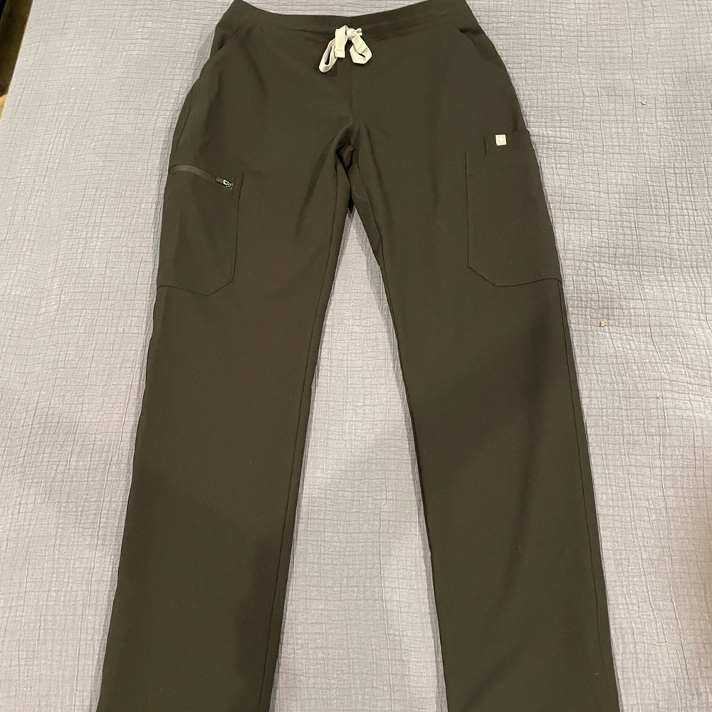 Figs Women’s Black Yola scrub Pants Style TW2000 Cut 1227
